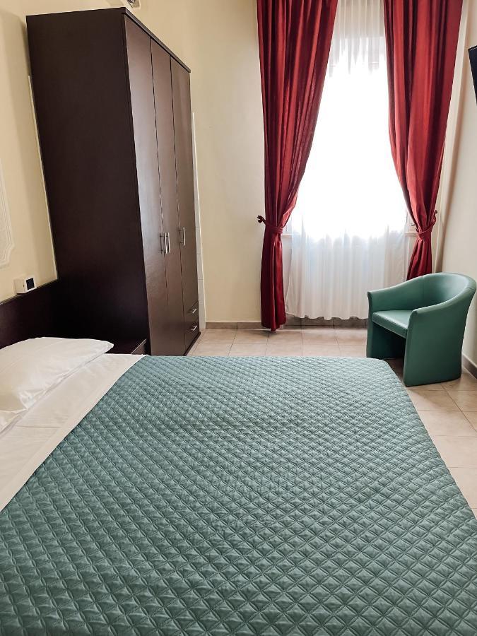 ريميني Hotel Liana المظهر الخارجي الصورة