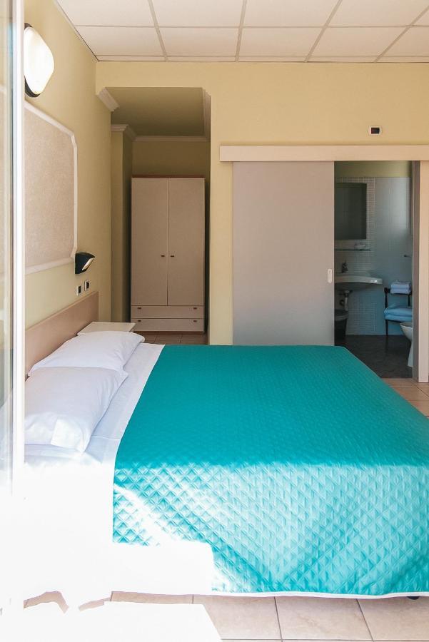 ريميني Hotel Liana المظهر الخارجي الصورة