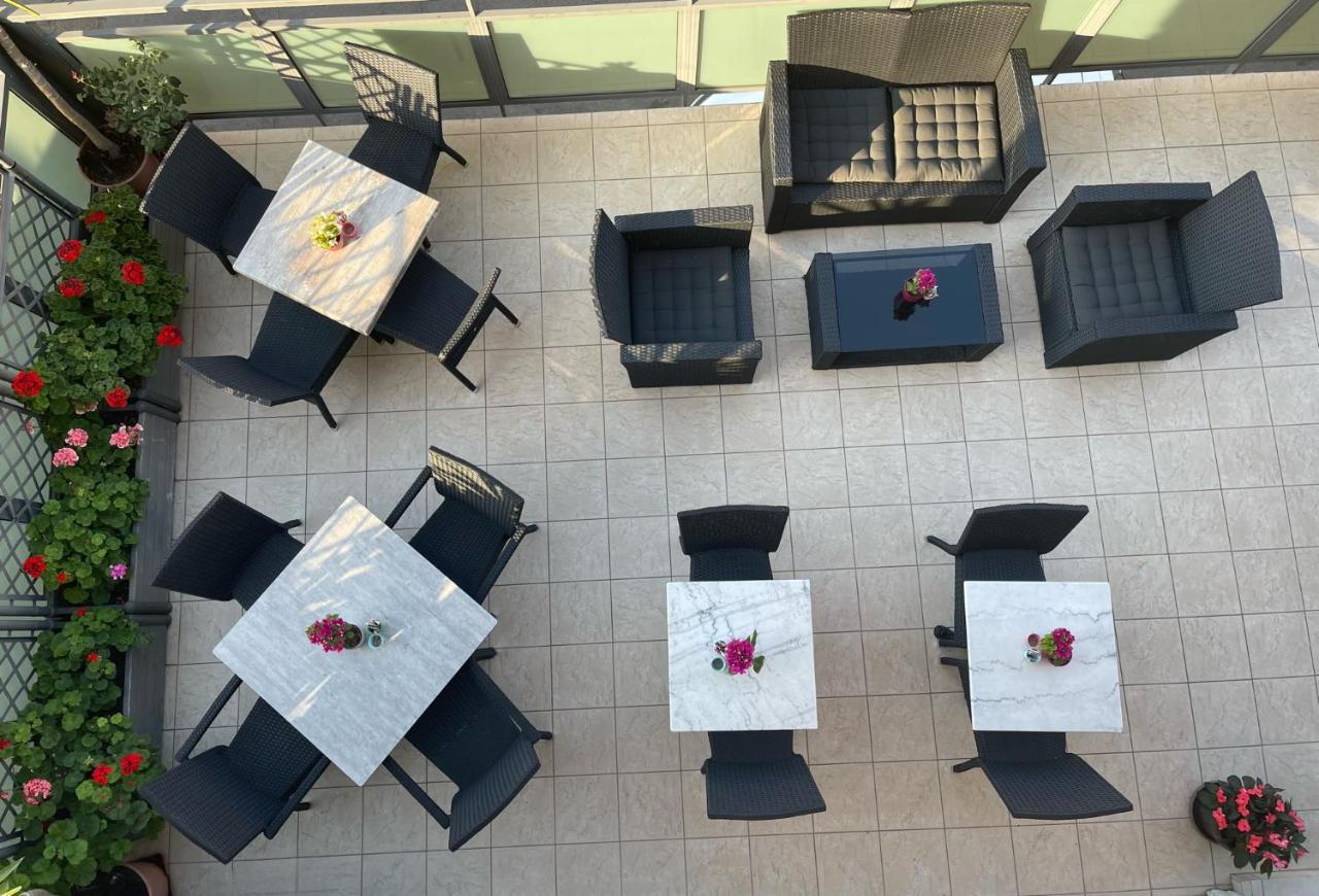 ريميني Hotel Liana المظهر الخارجي الصورة
