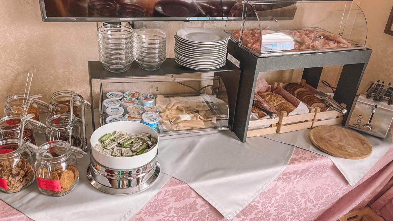 ريميني Hotel Liana المظهر الخارجي الصورة
